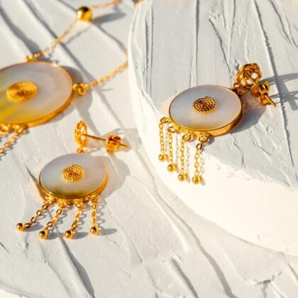 حلق من المحار دائري